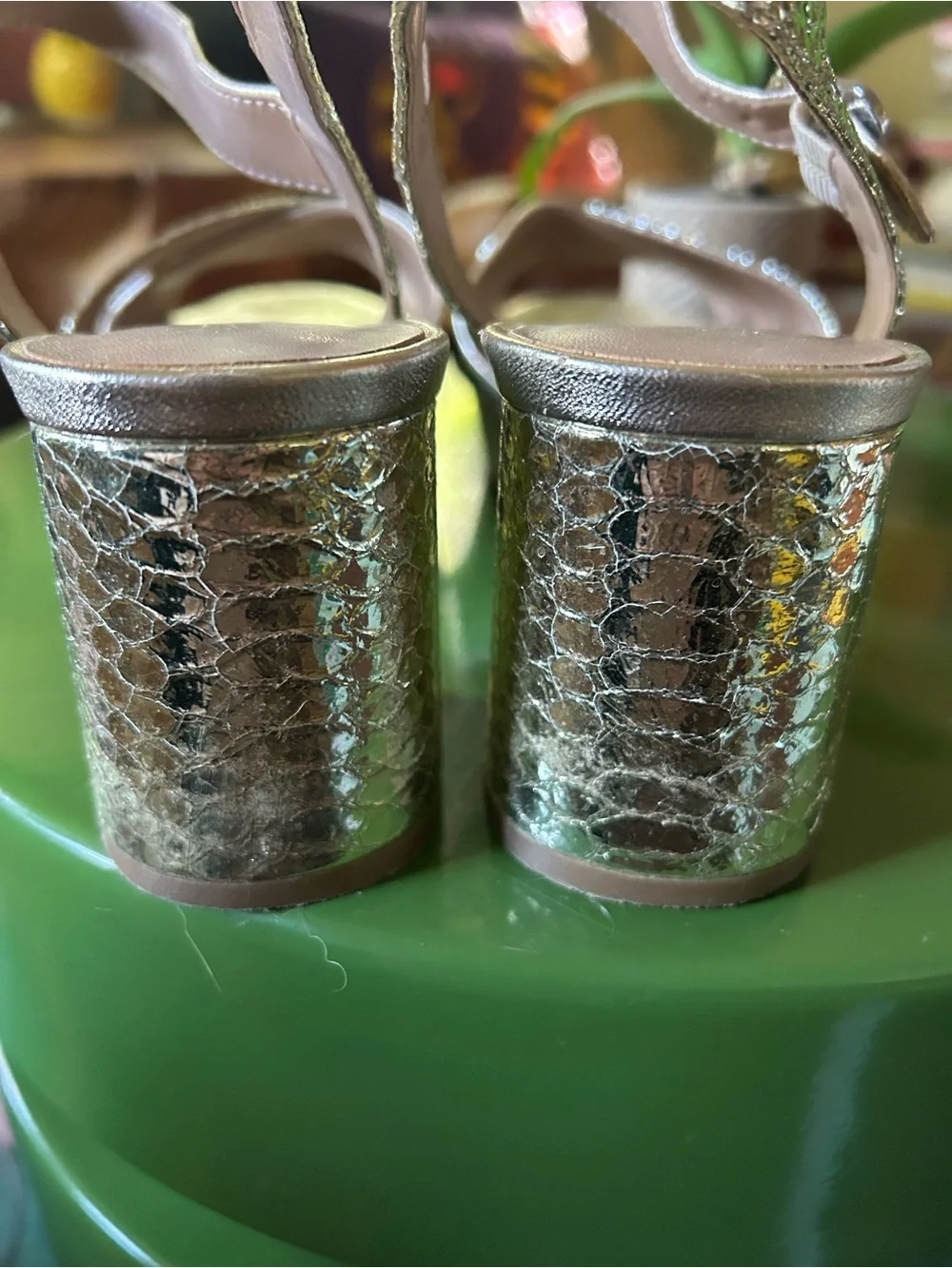 AEROSOLES champagne Metallic Crisscross Block Heel Sandals sz 8.5
